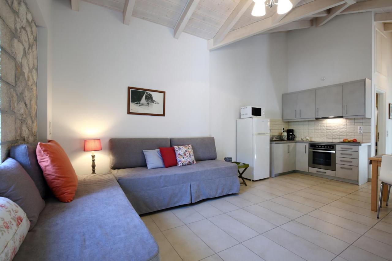 Wild Sea Apartments Ayios Nikitas Luaran gambar