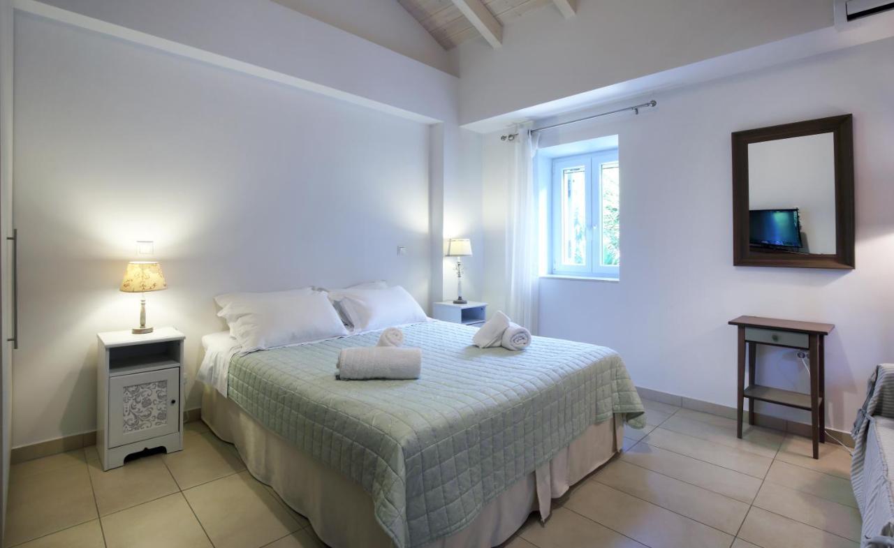 Wild Sea Apartments Ayios Nikitas Luaran gambar