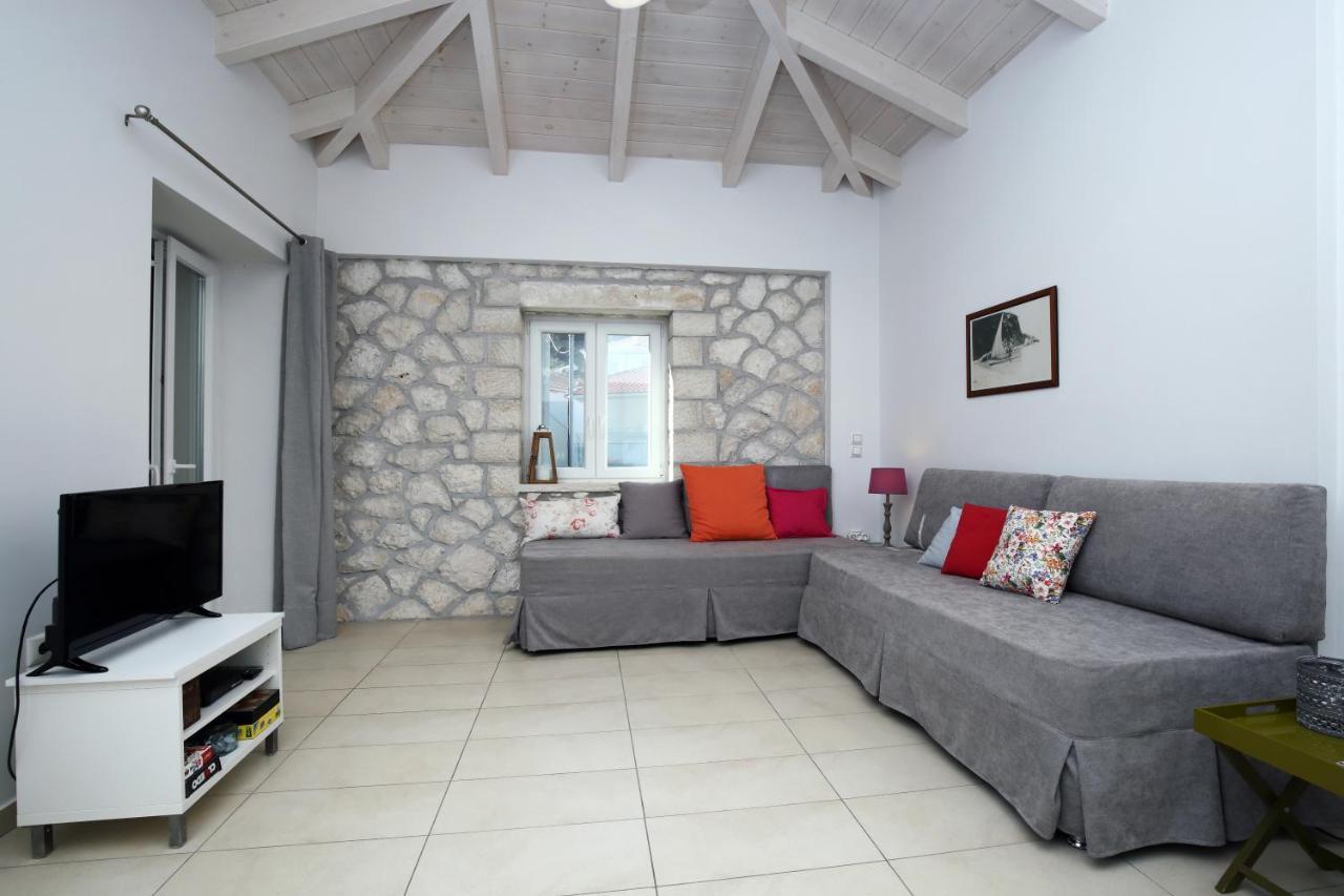 Wild Sea Apartments Ayios Nikitas Luaran gambar