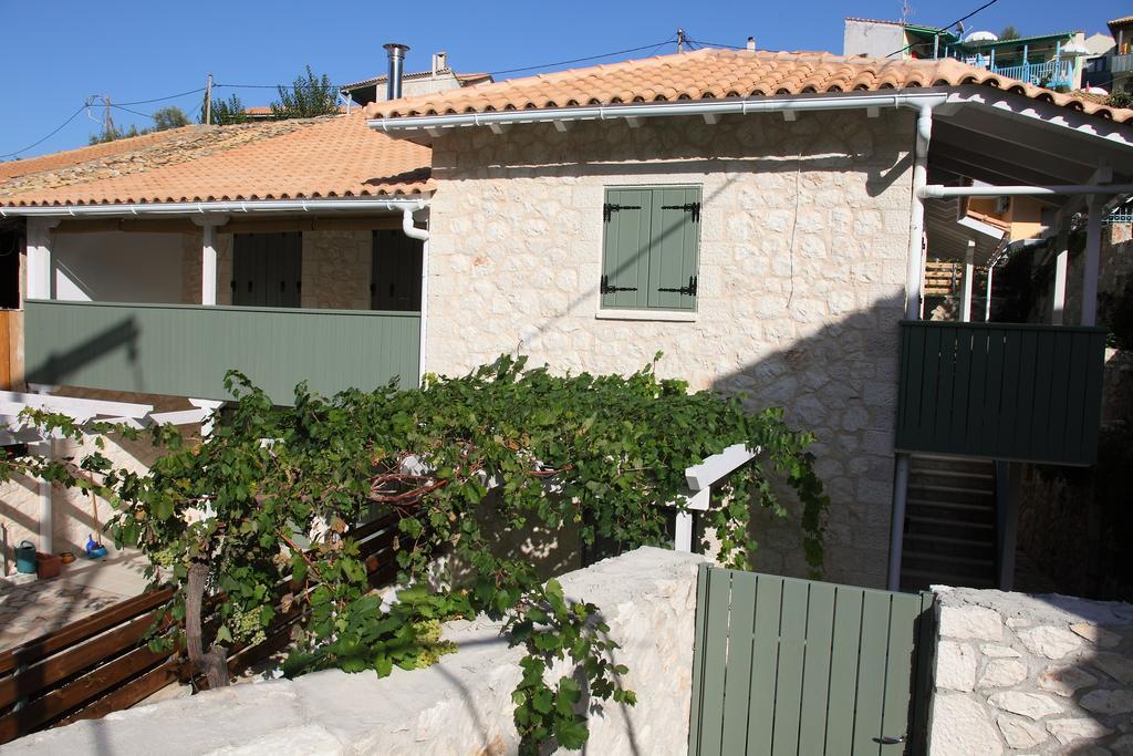 Wild Sea Apartments Ayios Nikitas Luaran gambar